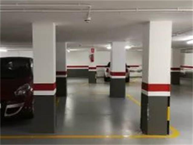 Garaje en Alquiler en Carrer de Castanyer en El Putget i el Farró