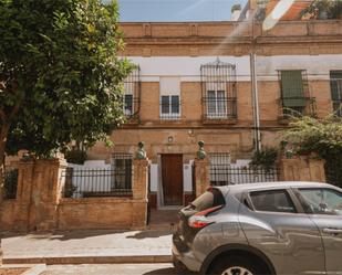 Exterior view of House or chalet for sale in  Sevilla Capital  with Air Conditioner and Terrace