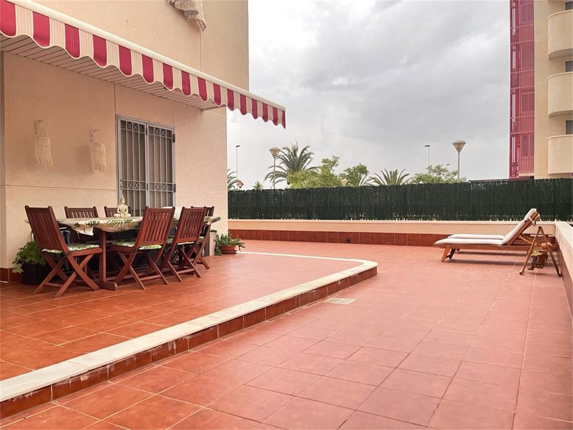 Terrassa de Pis en venda en Elche / Elx amb Aire condicionat, Calefacció i Jardí privat