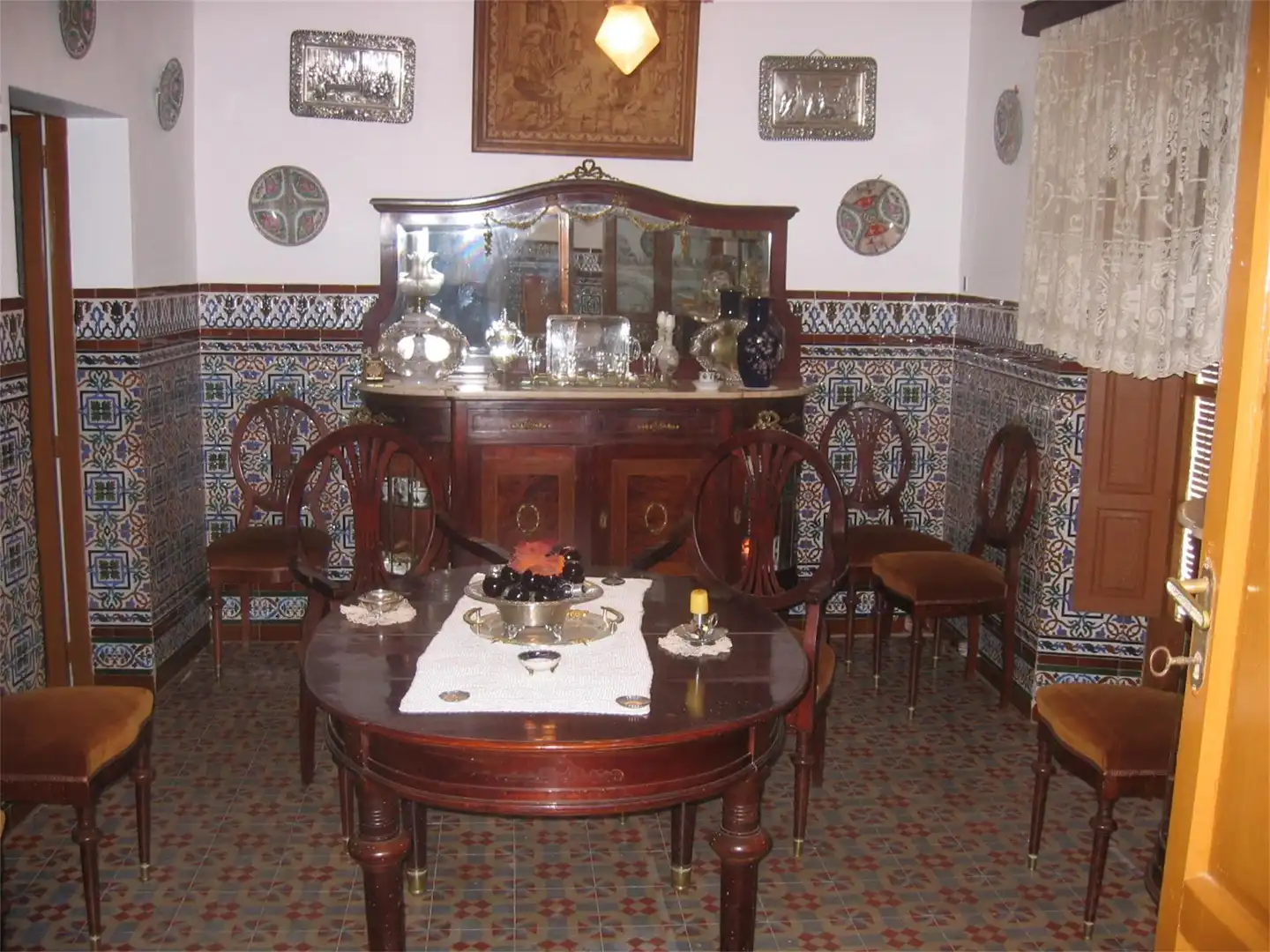 Esszimmer von Erdgeschoss zum Verkauf in Alcuéscar mit Privatgarten, Terrasse und Möbliert