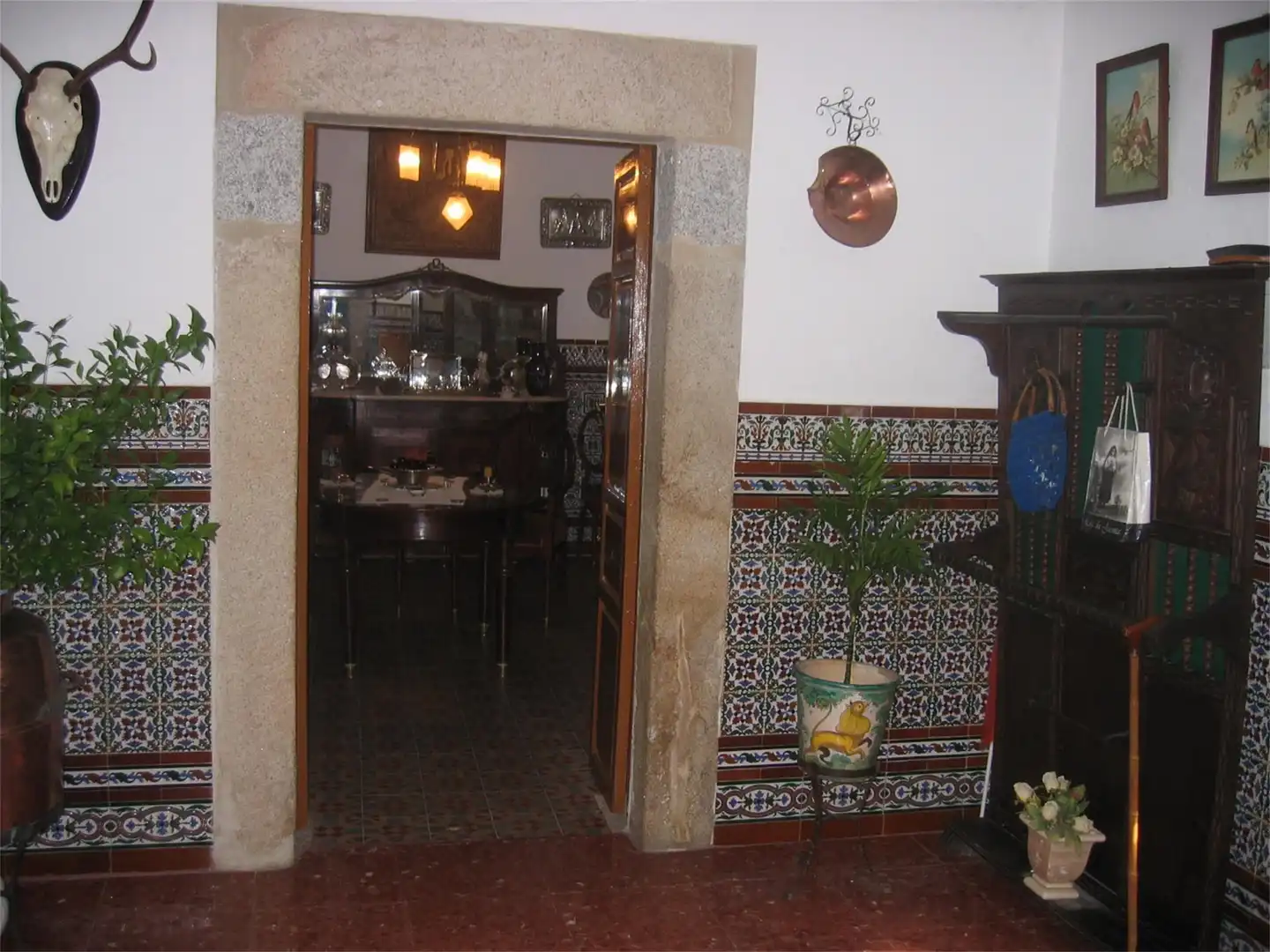 Erdgeschoss zum Verkauf in Alcuéscar mit Privatgarten, Terrasse und Möbliert