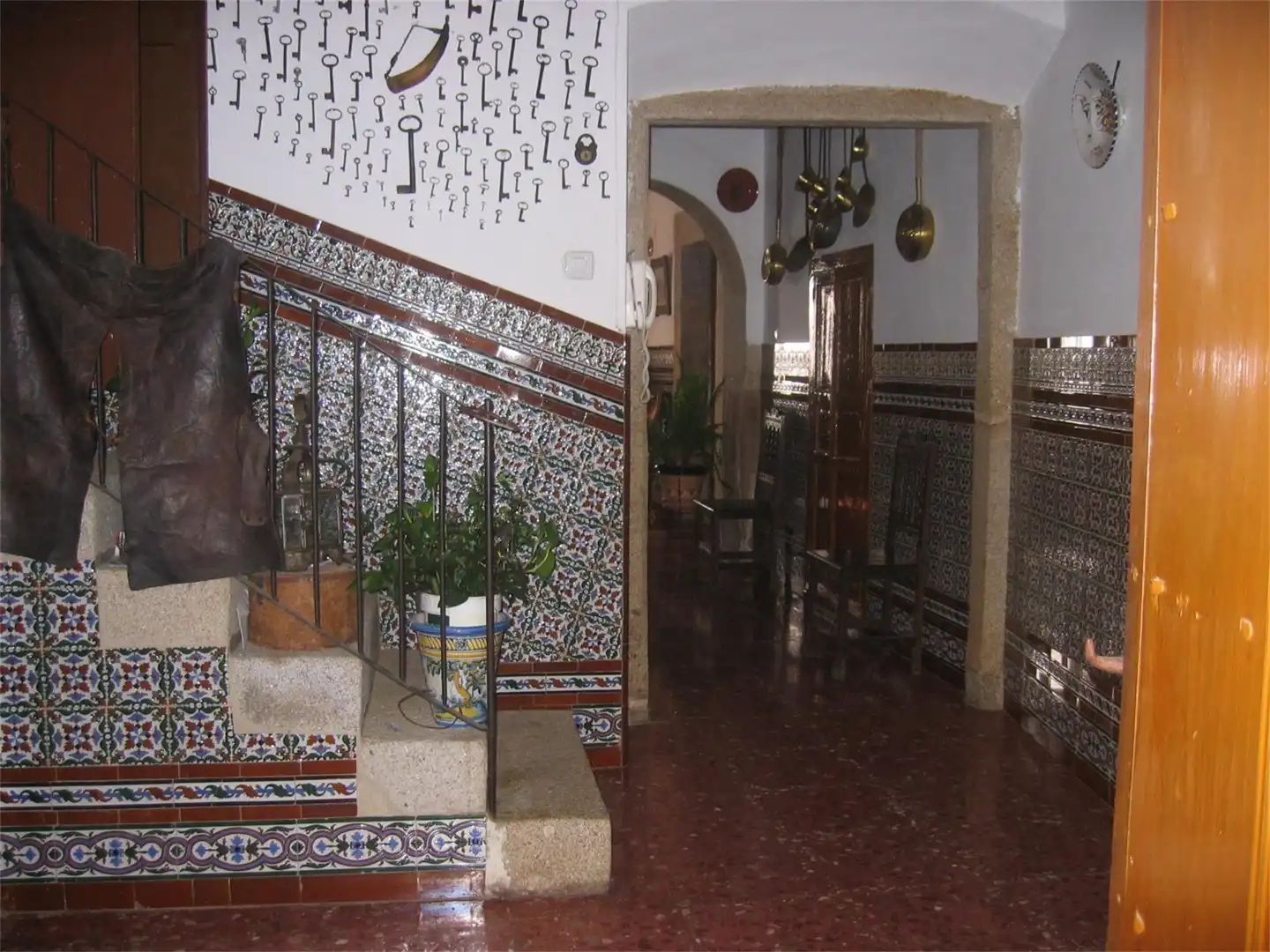 Erdgeschoss zum Verkauf in Alcuéscar mit Privatgarten, Terrasse und Möbliert