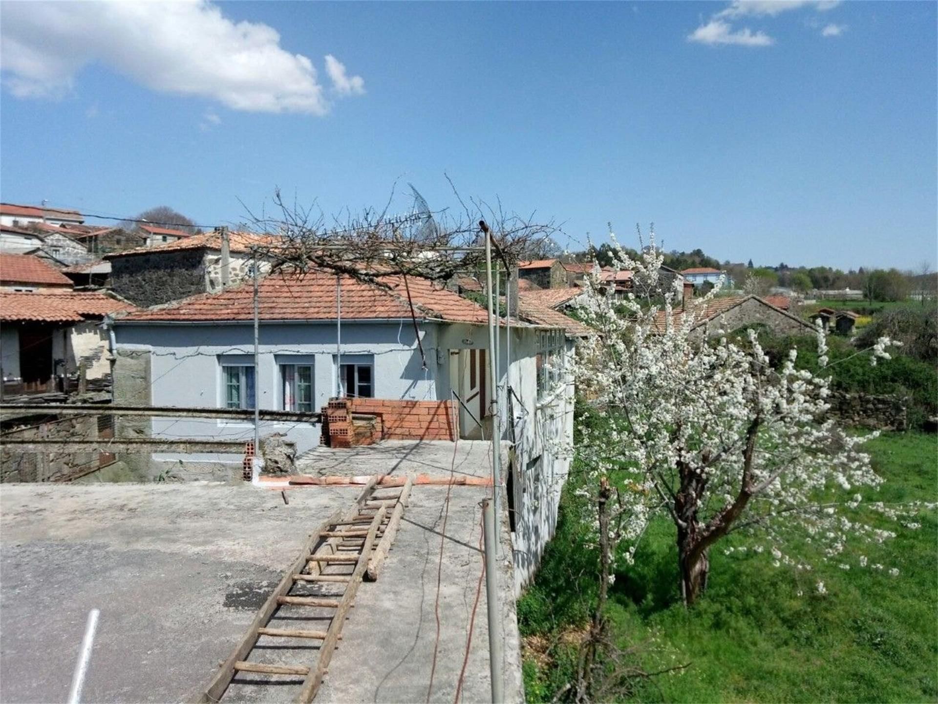 Casa adosada de lloguer a Facós, Lobeira
