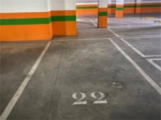 Garaje en Alquiler en Calle Orson Welles en El Tejar - Hacienda Bizcochero