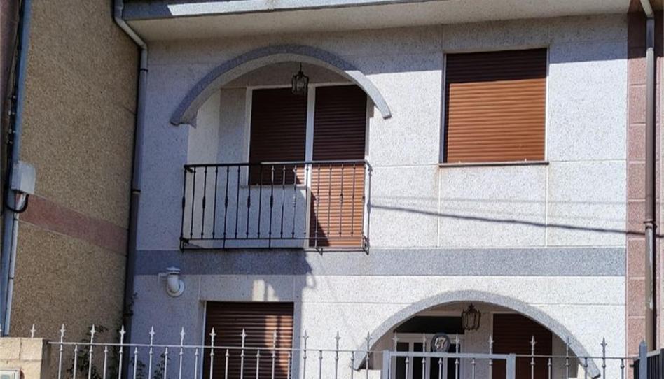 Foto 1 de Casa adosada en venda a Calle el Puente, Castrocontrigo, León