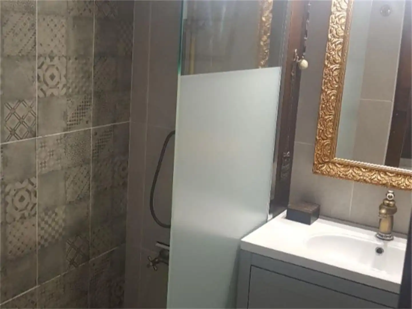 Casa adosada de alquiler en Plaza Les Llomes de Reixes, Pueblo Acantilado - Lanuza Baño de Casa adosada de alquiler en El Campello con Aire acondicionado, Calefacción y Parquet