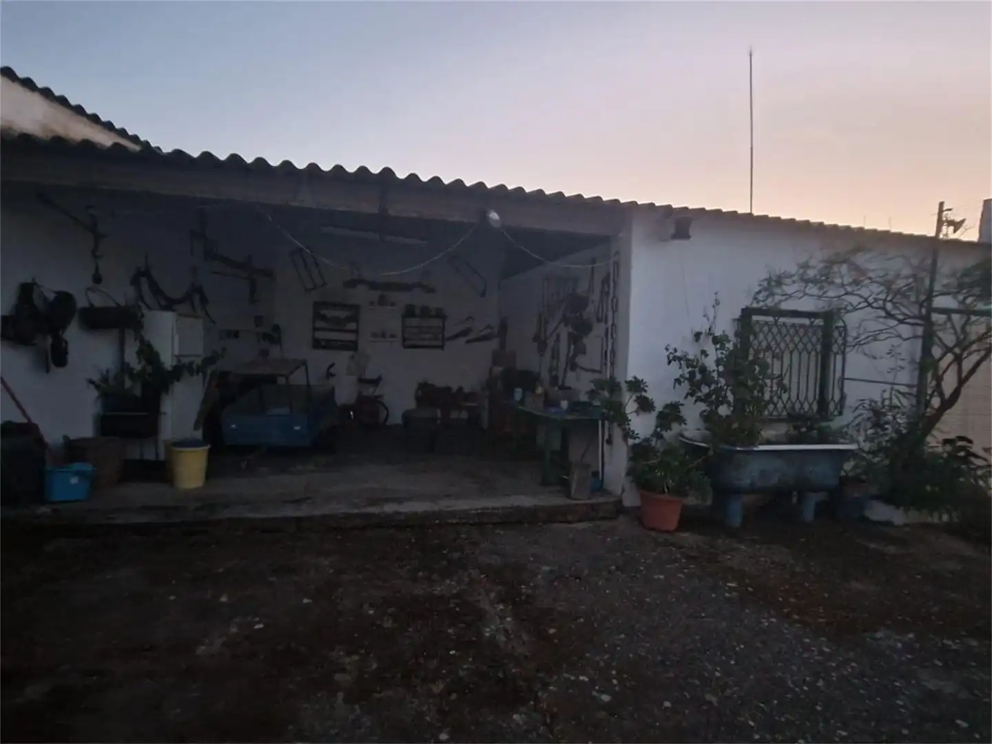 Finca rústica en venta en Camino del Peral, Sur Vista exterior de Finca rústica en venta en Mérida con Terraza