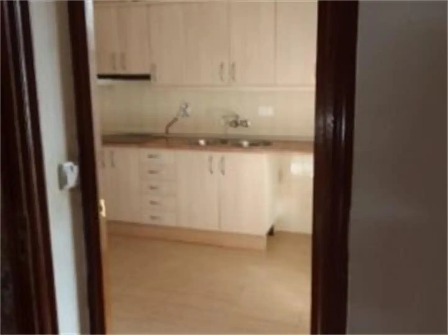 Piso en venta en Calle Almanzor, Candeleda Cocina de Piso en venta en Candeleda con Balcón