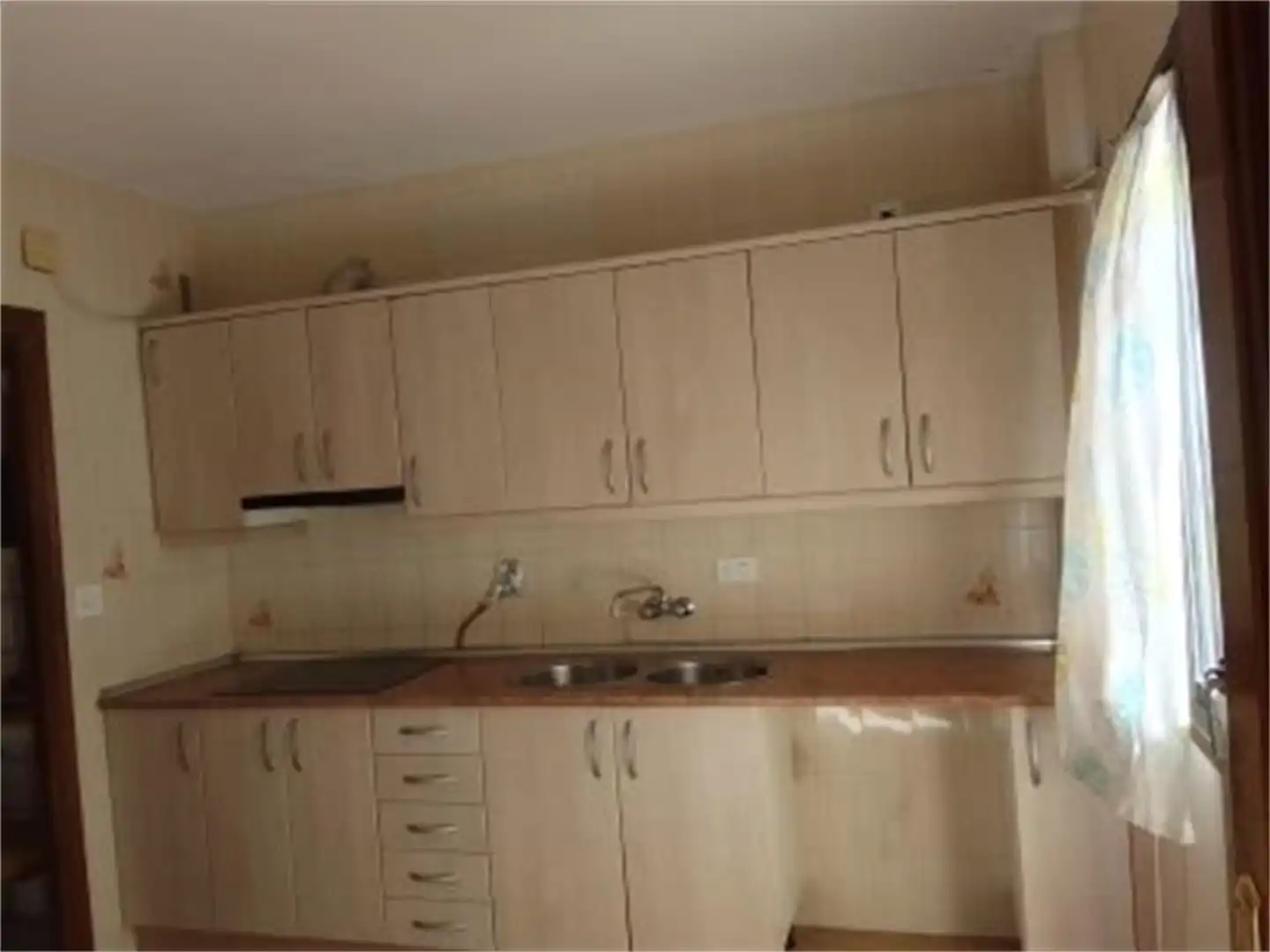 Piso en venta en Calle Almanzor, Candeleda Cocina de Piso en venta en Candeleda con Balcón