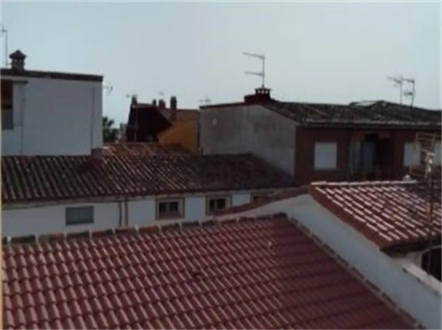 Piso en venta en Calle Almanzor, Candeleda Vista exterior de Piso en venta en Candeleda con Balcón