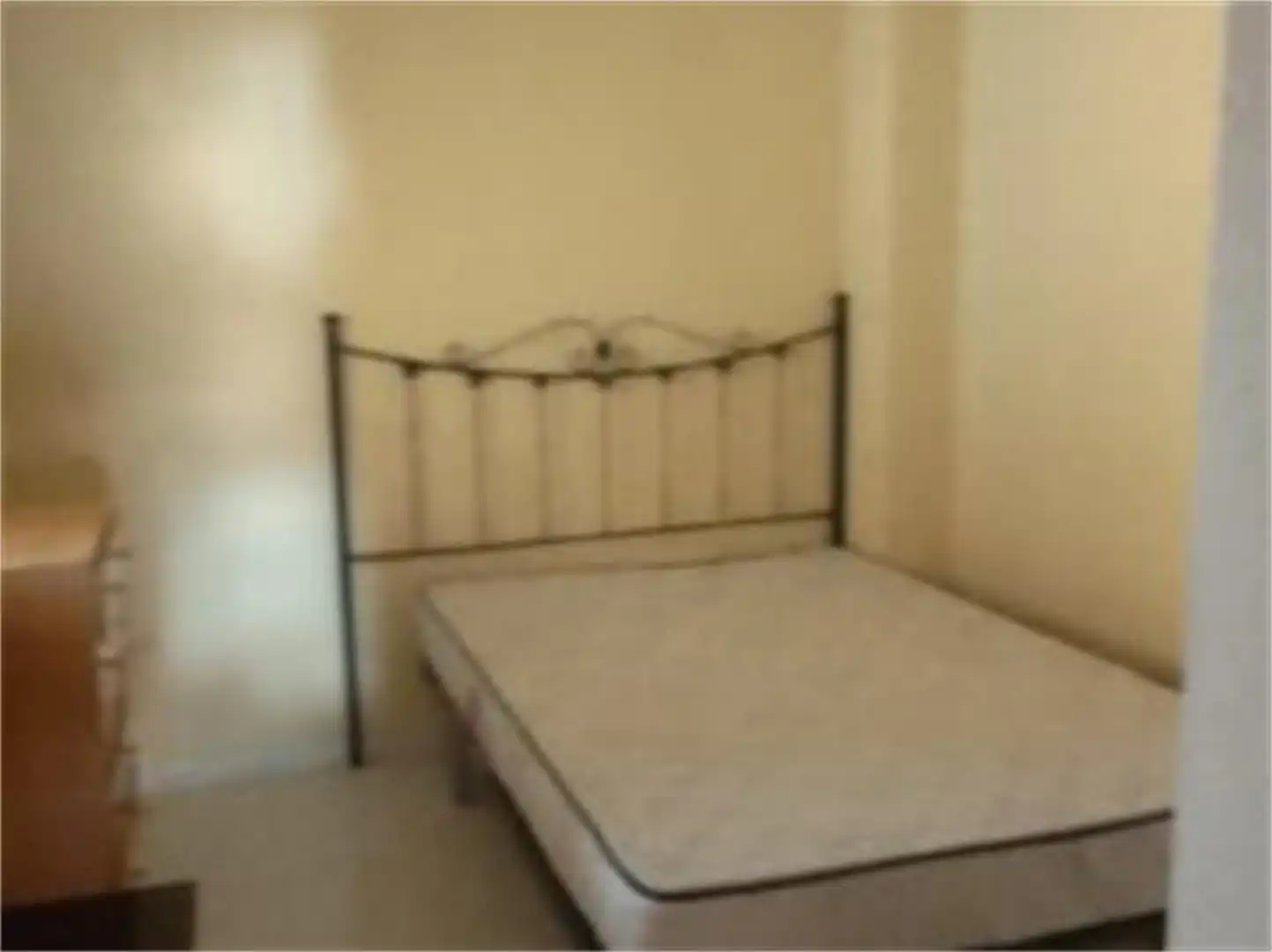 Piso en venta en Calle Almanzor, Candeleda Habitación de Piso en venta en Candeleda con Balcón
