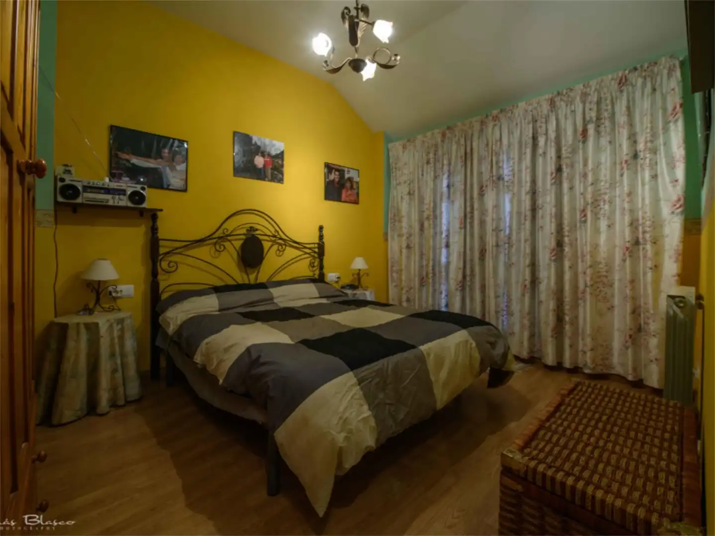 Schlafzimmer von Einfamilien-Reihenhaus zum Verkauf in Valle de Hecho mit Heizung, Privatgarten und Parkett