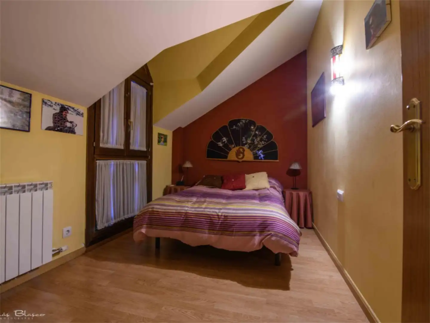Schlafzimmer von Einfamilien-Reihenhaus zum Verkauf in Valle de Hecho mit Heizung, Privatgarten und Parkett