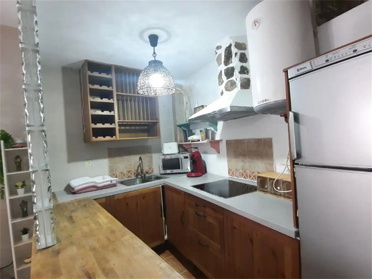 Houses for sale in Travesía Colón, Béjar Kitchen of Houses for sale in Béjar with Private garden, Parquet flooring and Storage room