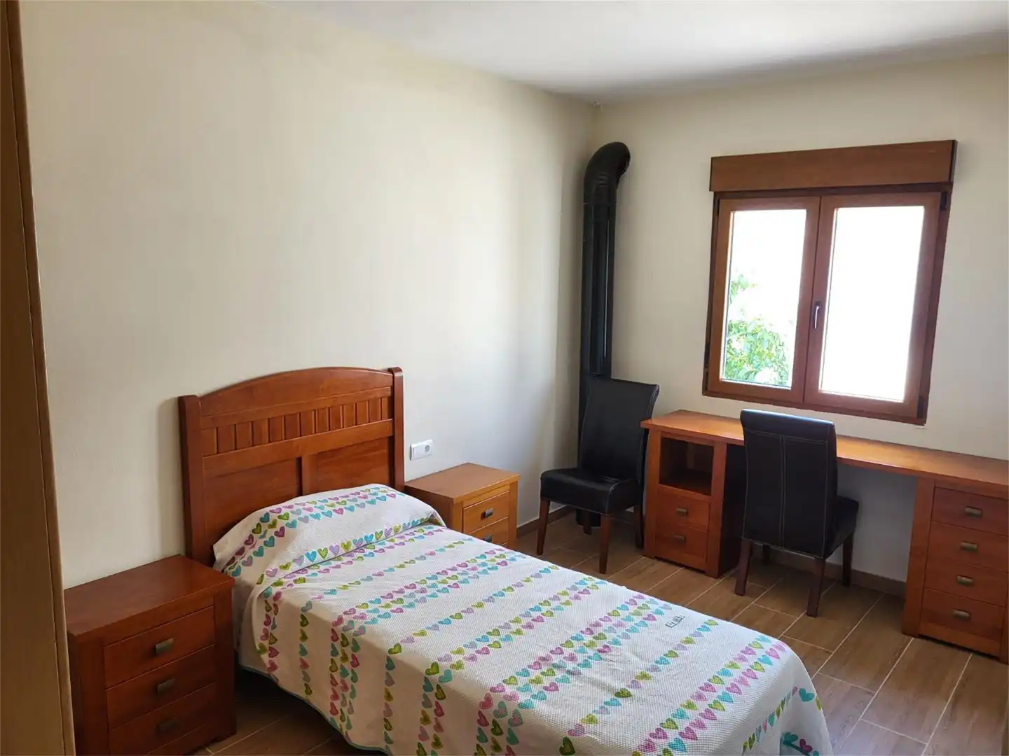 Einfamilien-Reihenhaus zum Verkauf in Calle Sebastián Pineda, Jimena de la Frontera Schlafzimmer von Einfamilien-Reihenhaus zum Verkauf in Jimena de la Frontera mit Terrasse, Balkon und Video-Gegensprechanlage
