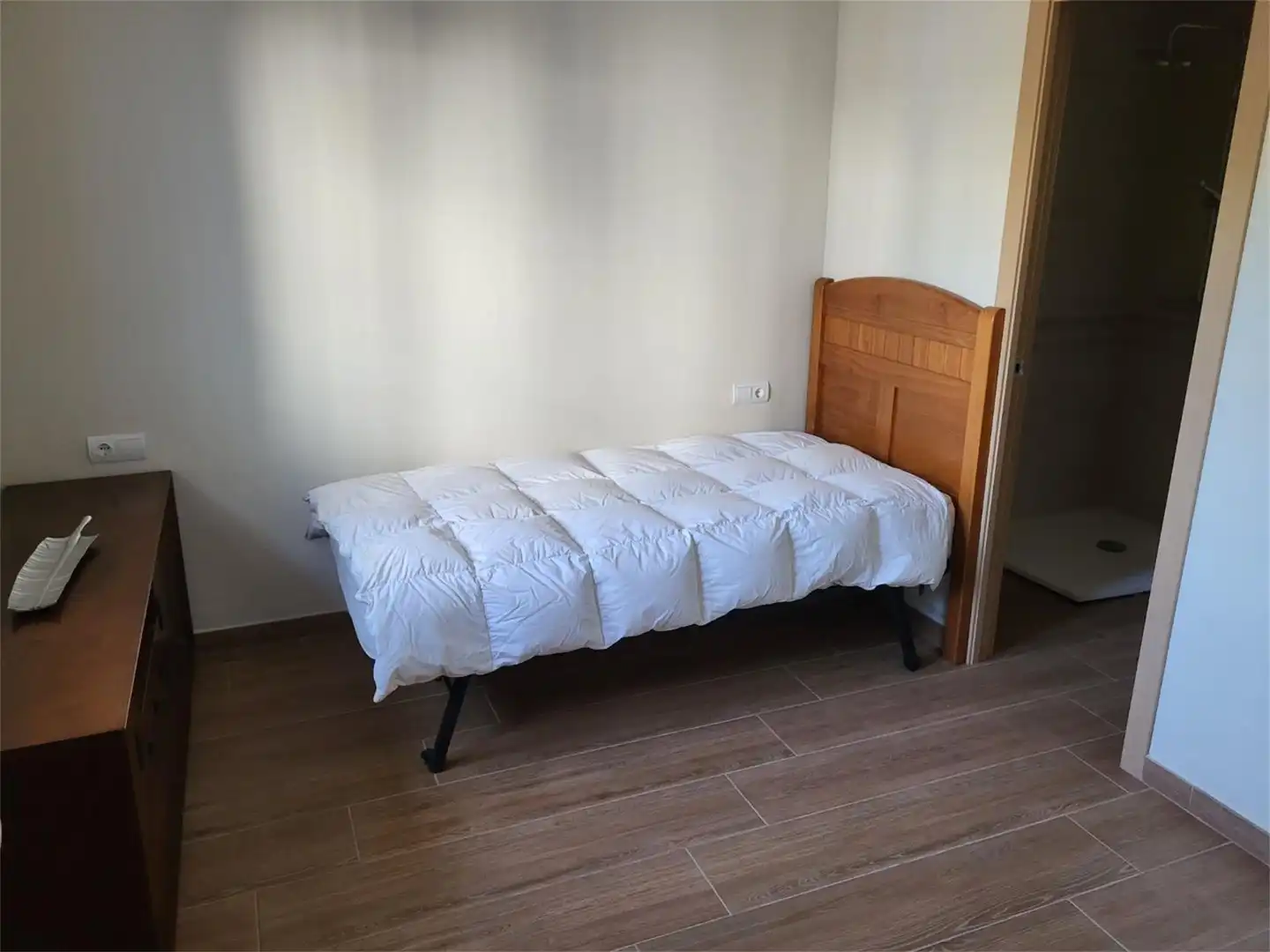 Einfamilien-Reihenhaus zum Verkauf in Calle Sebastián Pineda, Jimena de la Frontera Schlafzimmer von Einfamilien-Reihenhaus zum Verkauf in Jimena de la Frontera mit Terrasse, Balkon und Video-Gegensprechanlage