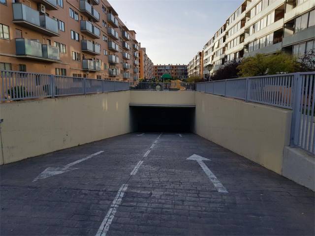 Garaje en Venta en Calle Un Americano en París en Valdespartera