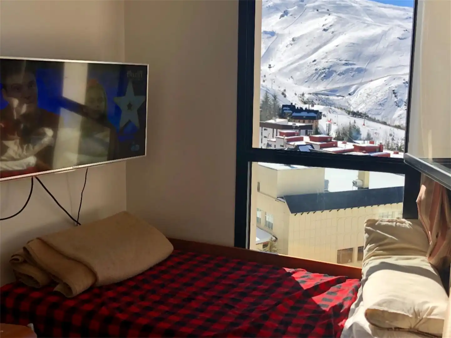 Piso en venta en Calle Virgen de las Nieves, Zona baja Habitación de Piso en venta en Sierra Nevada con Calefacción, Trastero y Amueblado