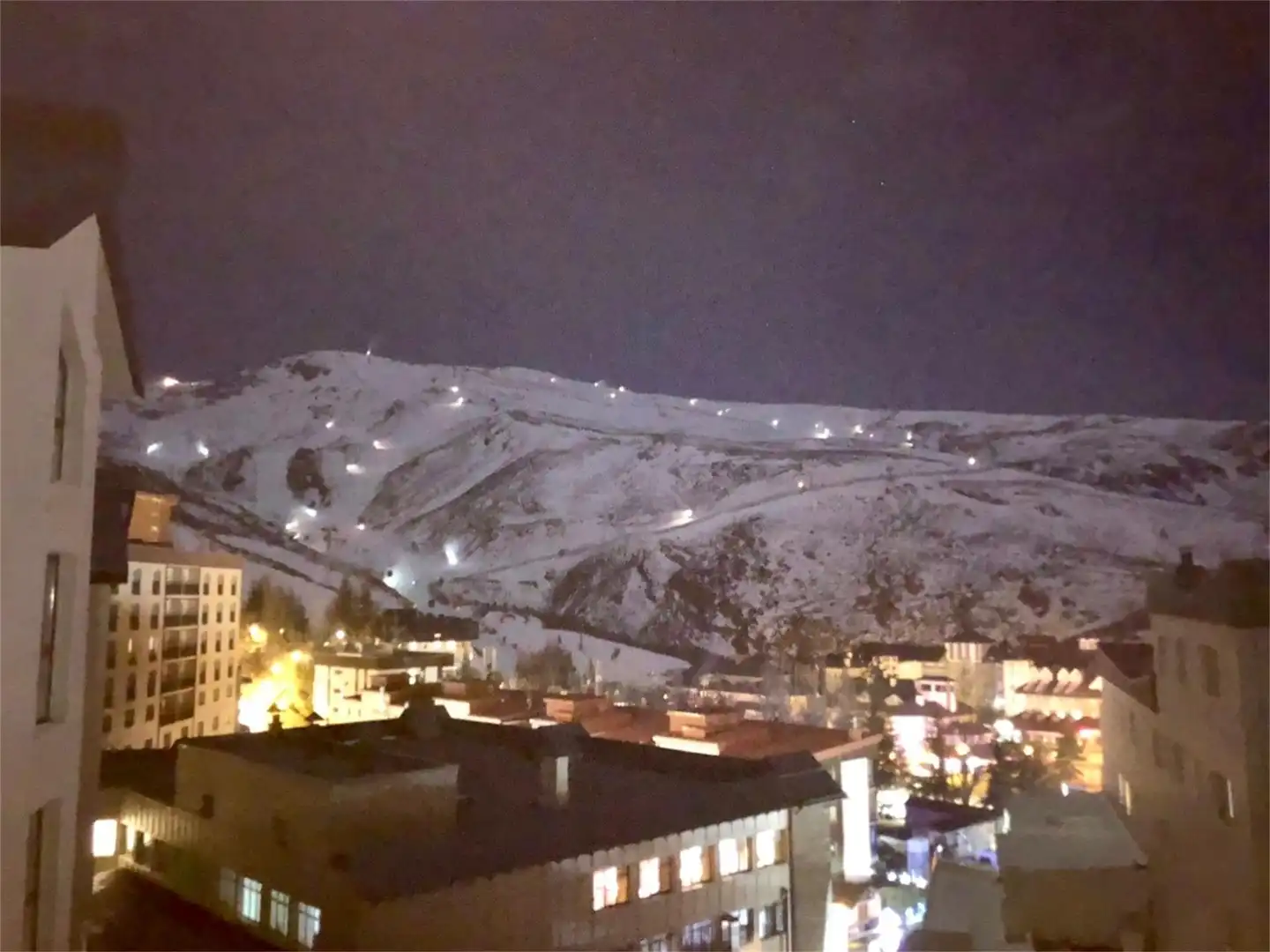 Piso en venta en Calle Virgen de las Nieves, Zona baja Vista exterior de Piso en venta en Sierra Nevada con Calefacción, Trastero y Amueblado