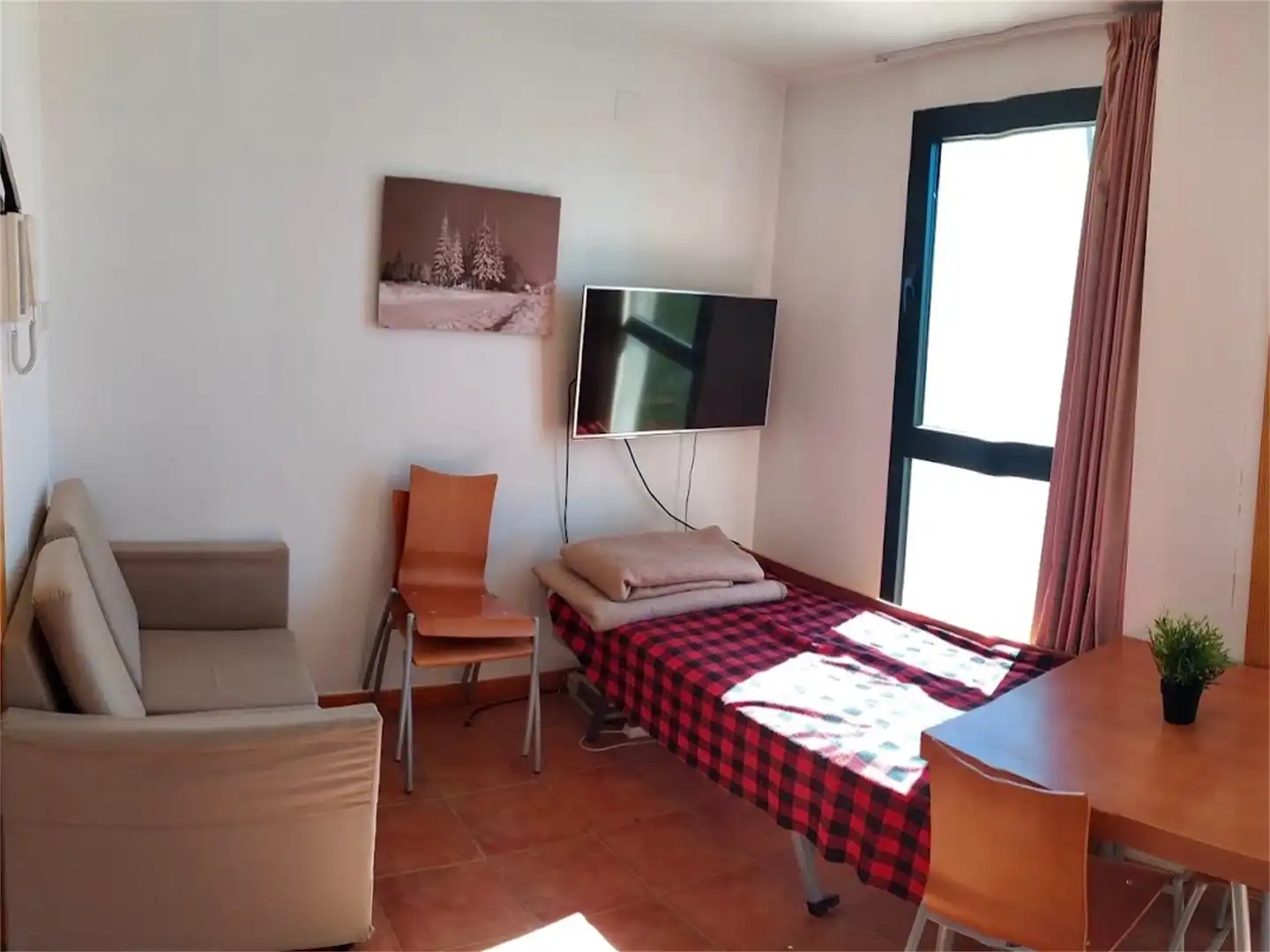 Piso en venta en Calle Virgen de las Nieves, Zona baja Habitación de Piso en venta en Sierra Nevada con Calefacción, Trastero y Amueblado
