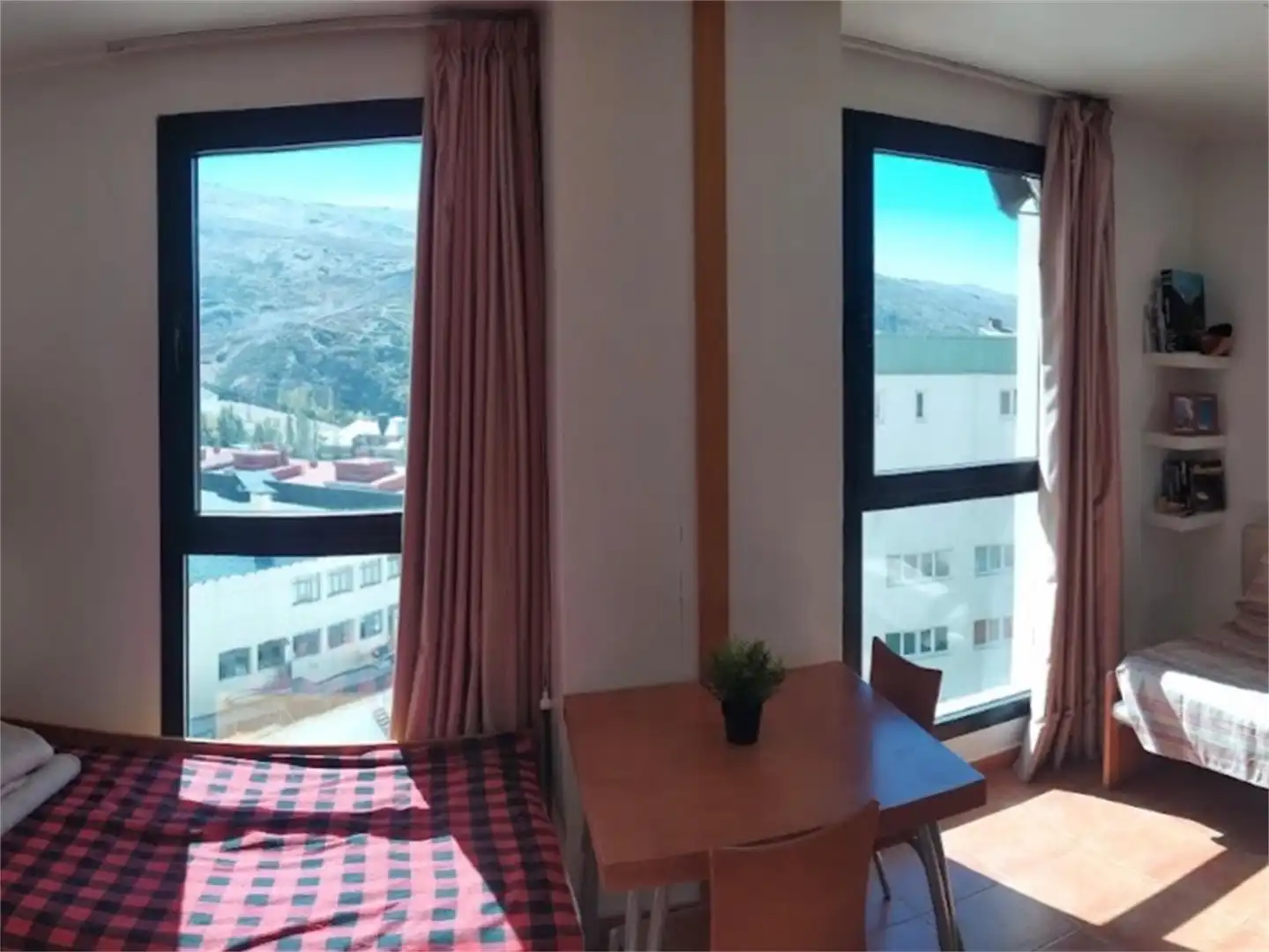 Piso en venta en Calle Virgen de las Nieves, Zona baja Habitación de Piso en venta en Sierra Nevada con Calefacción, Trastero y Amueblado