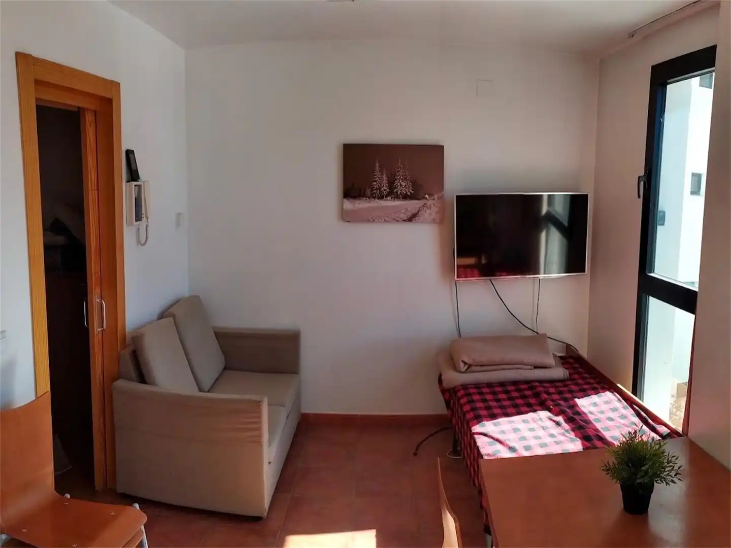 Piso en venta en Calle Virgen de las Nieves, Zona baja Sala de estar de Piso en venta en Sierra Nevada con Calefacción, Trastero y Amueblado