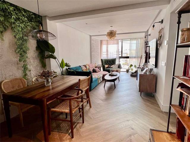 Piso en Venta en Calle Colón en El Molinillo - Capuchinos