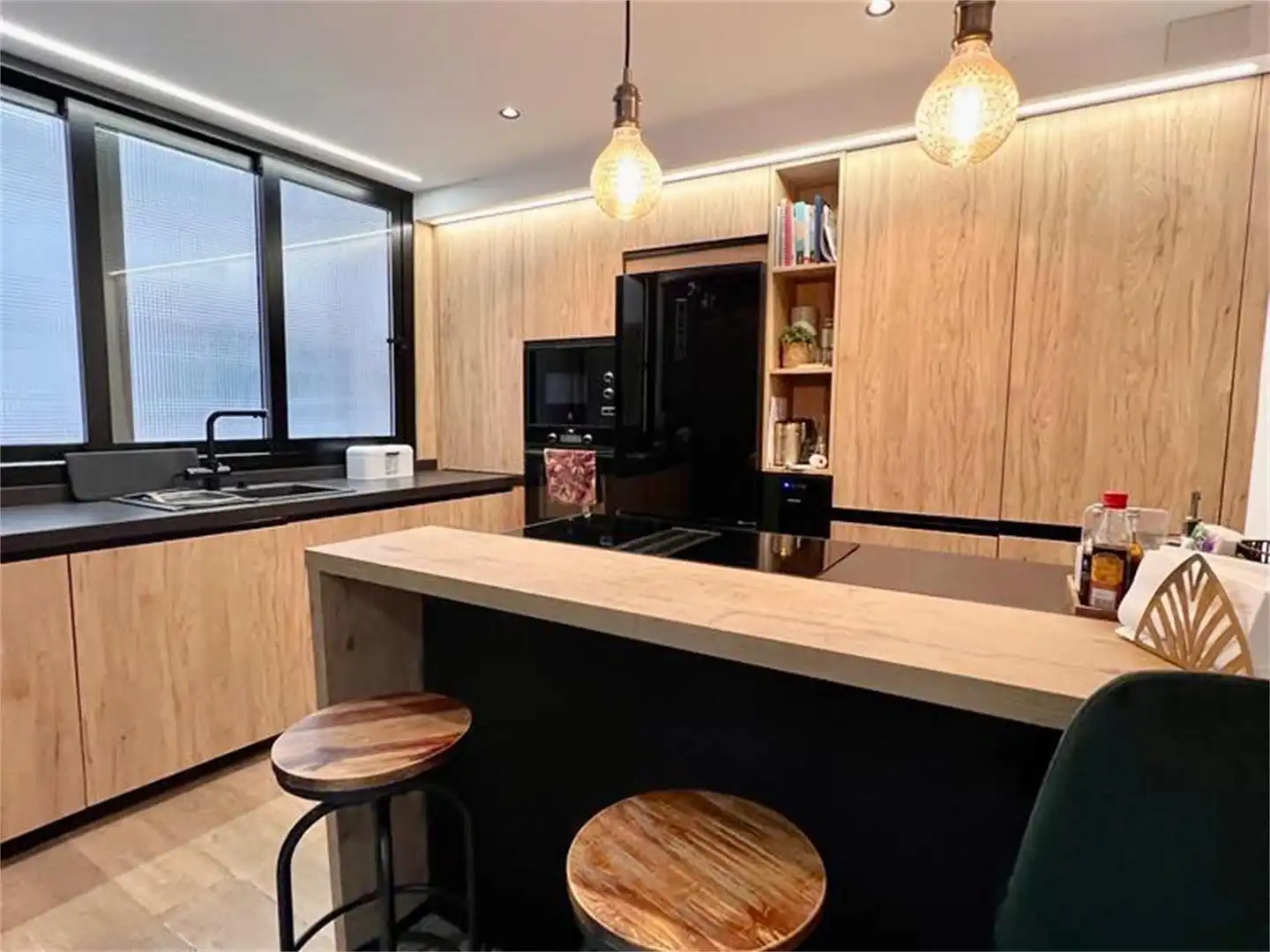 Wohnung zum Verkauf in Calle Colón, El Molinillo - Capuchinos Küche von Wohnung zum Verkauf in Málaga Capital mit Klimaanlage