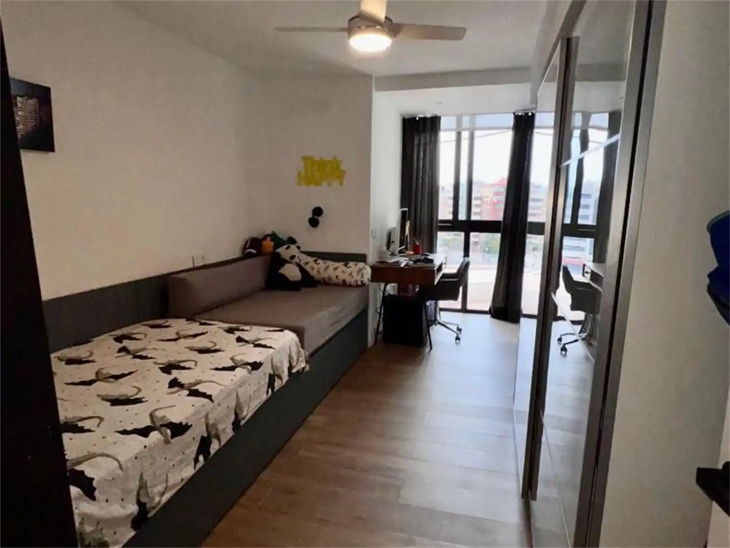 Wohnung zum Verkauf in Calle Colón, El Molinillo - Capuchinos Schlafzimmer von Wohnung zum Verkauf in Málaga Capital mit Klimaanlage