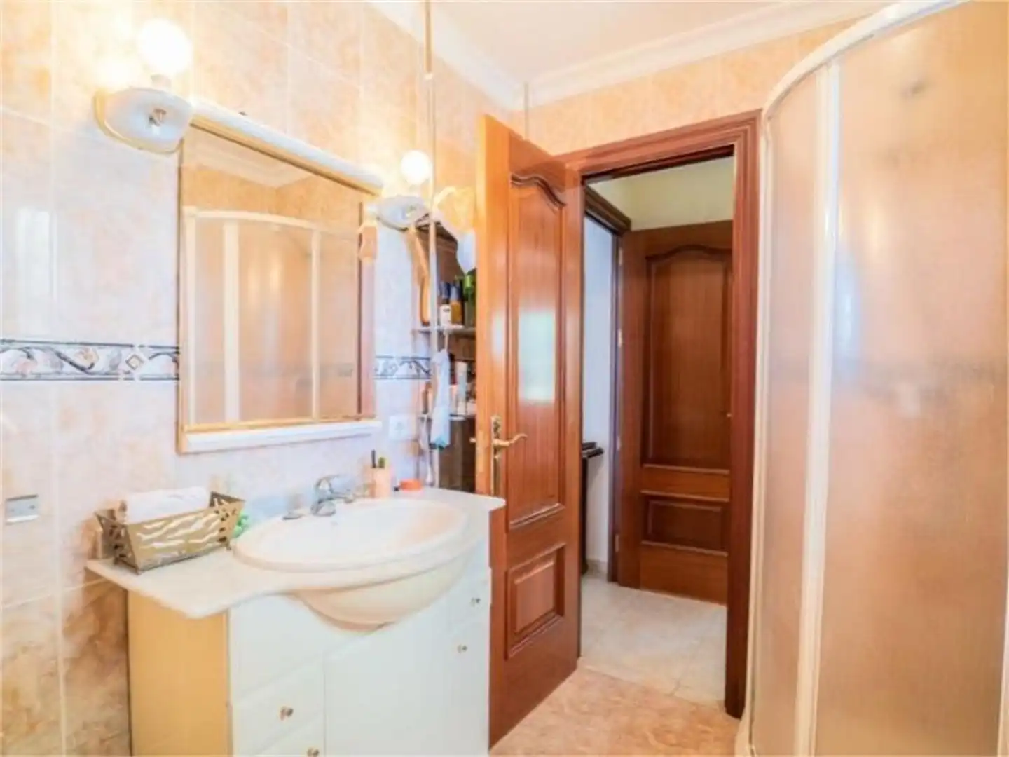 Houses for sale in Paseo de Cuba, Elviria Bathroom of Houses for sale in Marbella