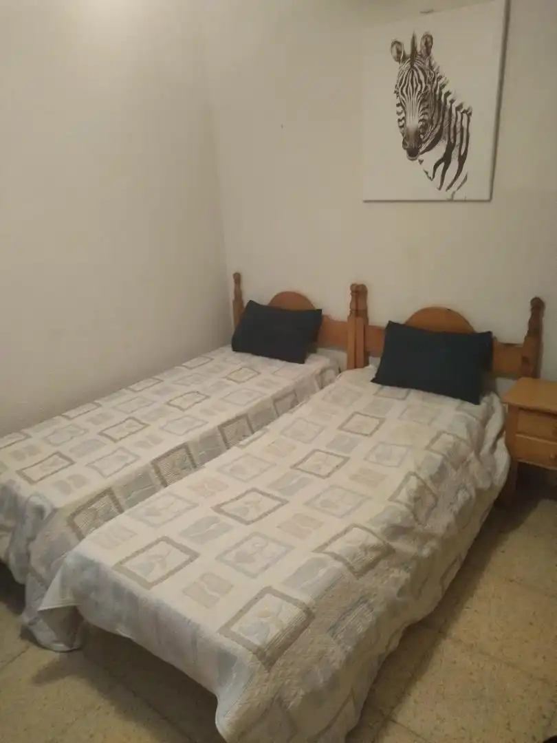 Room in Calle Nuestra Señora del Mar C, Playa de Granada Bedroom of Flat for share in Motril with Air Conditioner, Washing machine and Internet