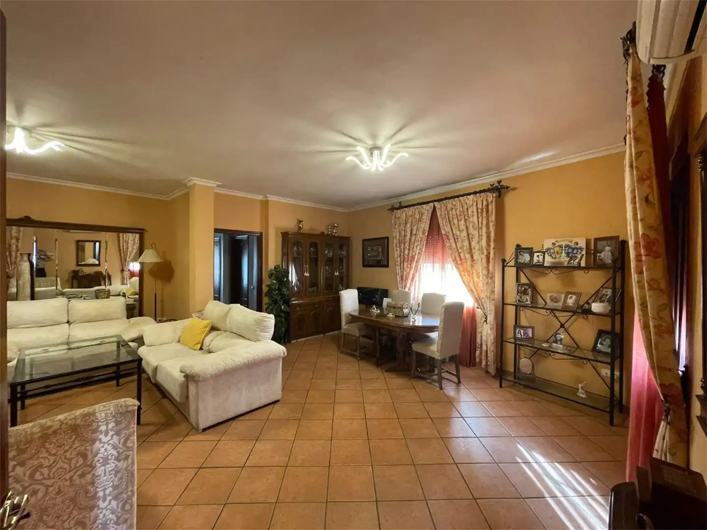 Casa adosada en venta en Calle El Madroño, Hornachuelos Sala de estar de Casa adosada en venta en Hornachuelos con Aire acondicionado, Calefacción y Terraza