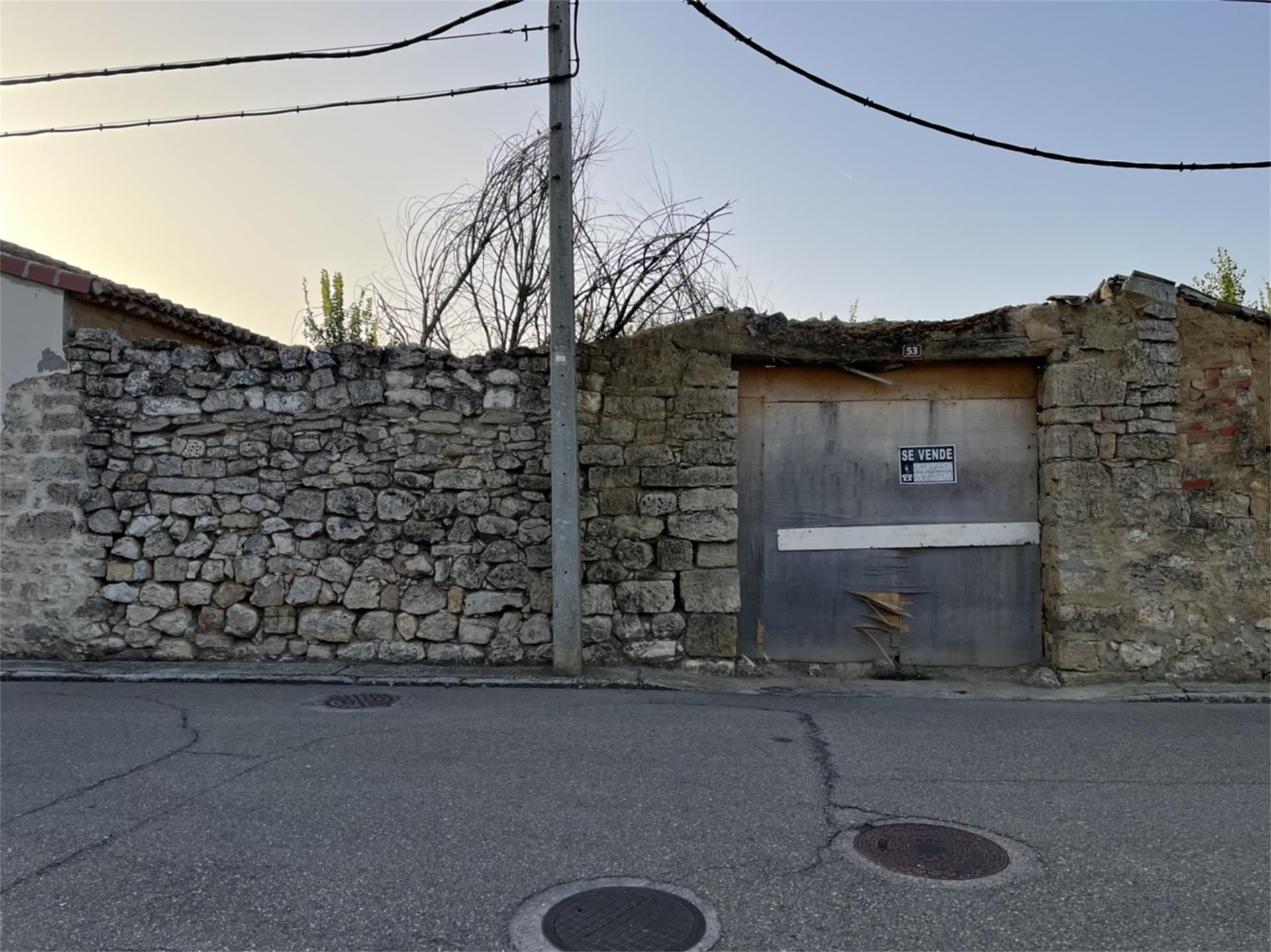Vista exterior de Terreno en venta en Hornillos de Cerrato