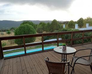 Terrassa de Casa o xalet en venda en San Martín de Valdeiglesias amb Terrassa, Piscina i Balcó