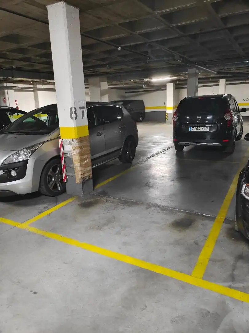 Garaje de alquiler en Calle de Eduardo Barreiros, Orcasur - 12 de Octubre Parking de Garaje de alquiler en Madrid