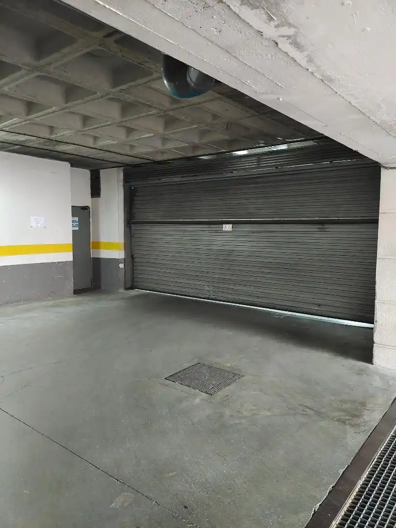 Garaje de alquiler en Calle de Eduardo Barreiros, Orcasur - 12 de Octubre Parking de Garaje de alquiler en Madrid