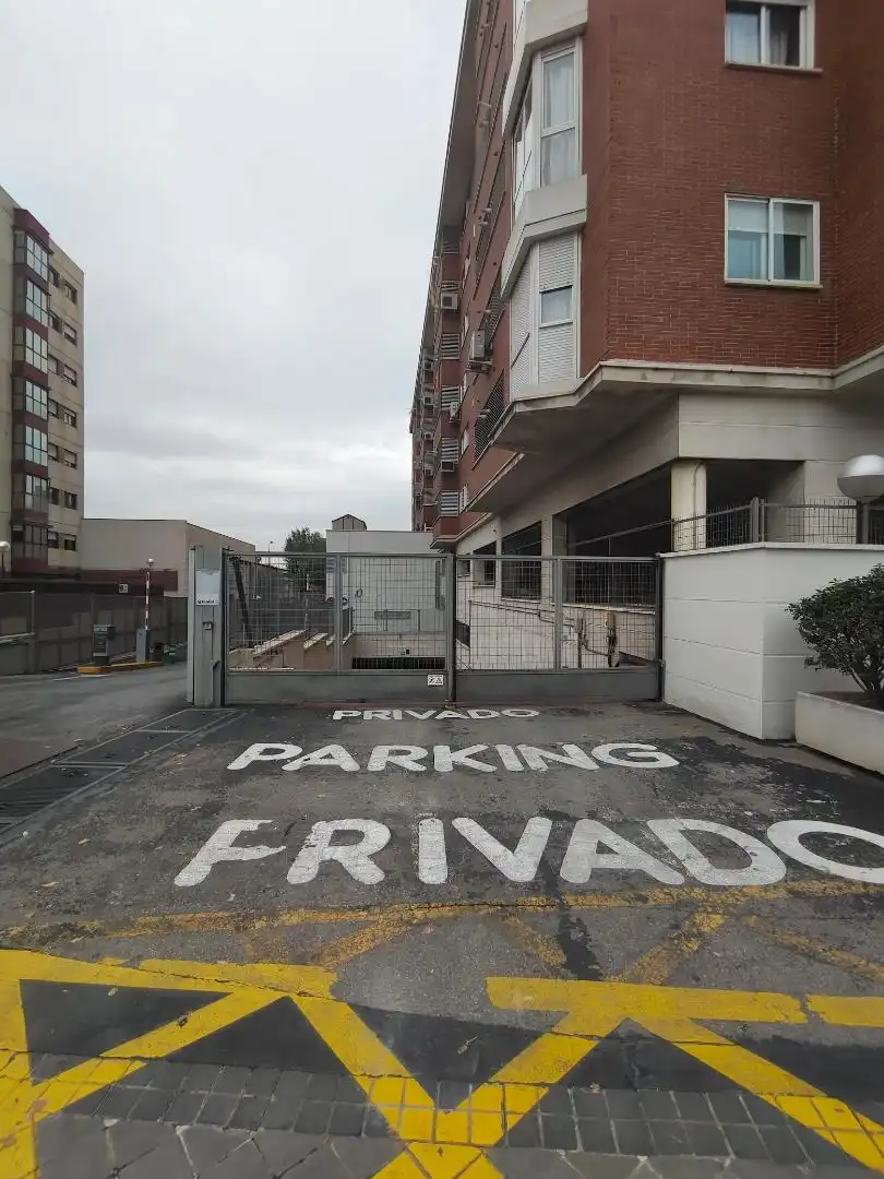 Garaje de alquiler en Calle de Eduardo Barreiros, Orcasur - 12 de Octubre Parking de Garaje de alquiler en Madrid