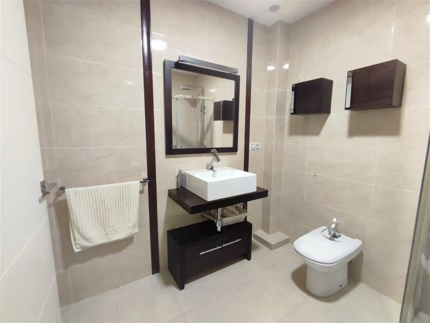Flat for sale in Calle Agustín Goytisolo, Torreperogil Bathroom of Flat for sale in Torreperogil with Air Conditioner, Heating and Terrace