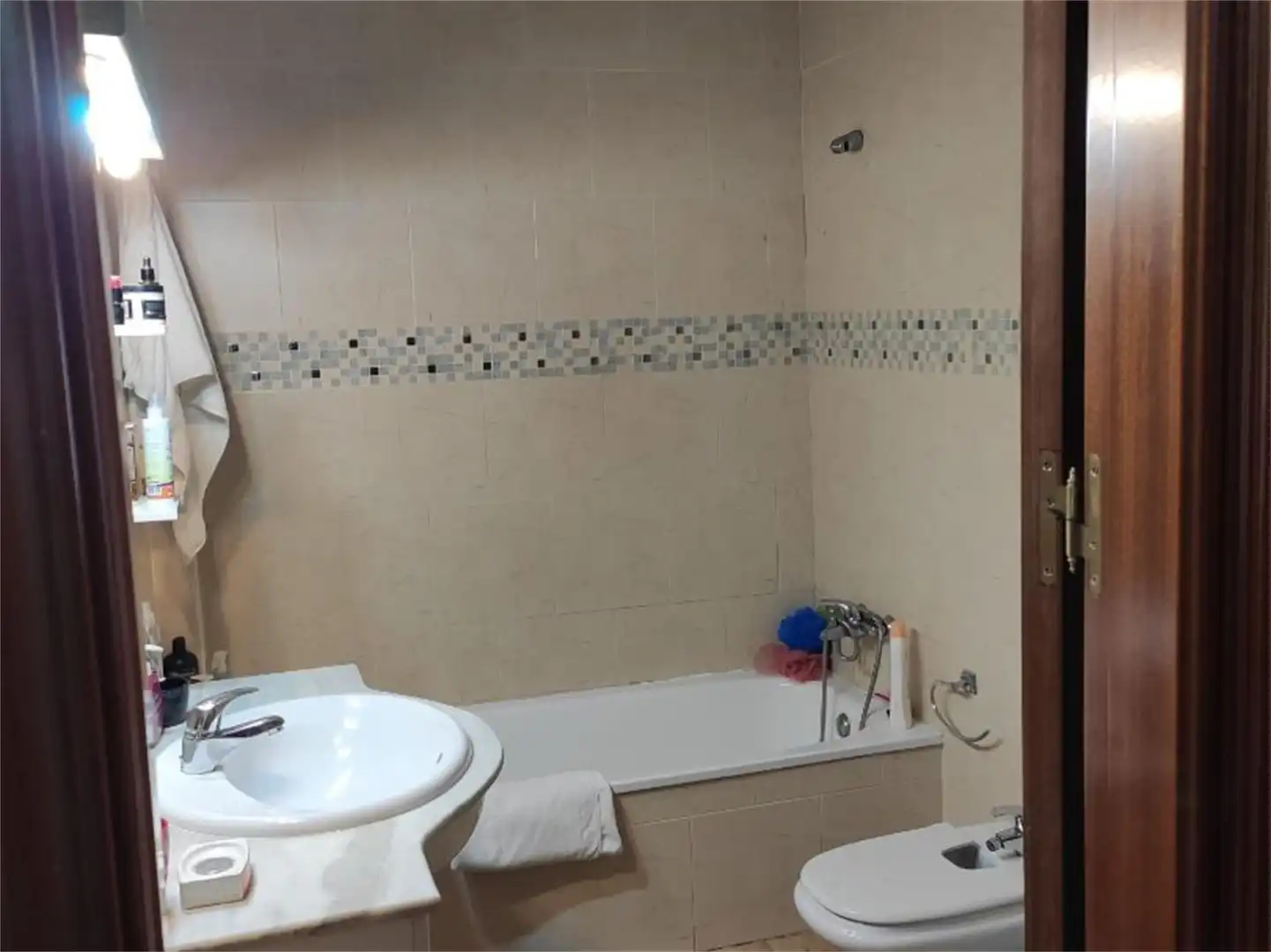Piso en venta en Calle Málaga, Villa del Río Baño de Piso en venta en Villa del Río con Aire acondicionado, Calefacción y Amueblado