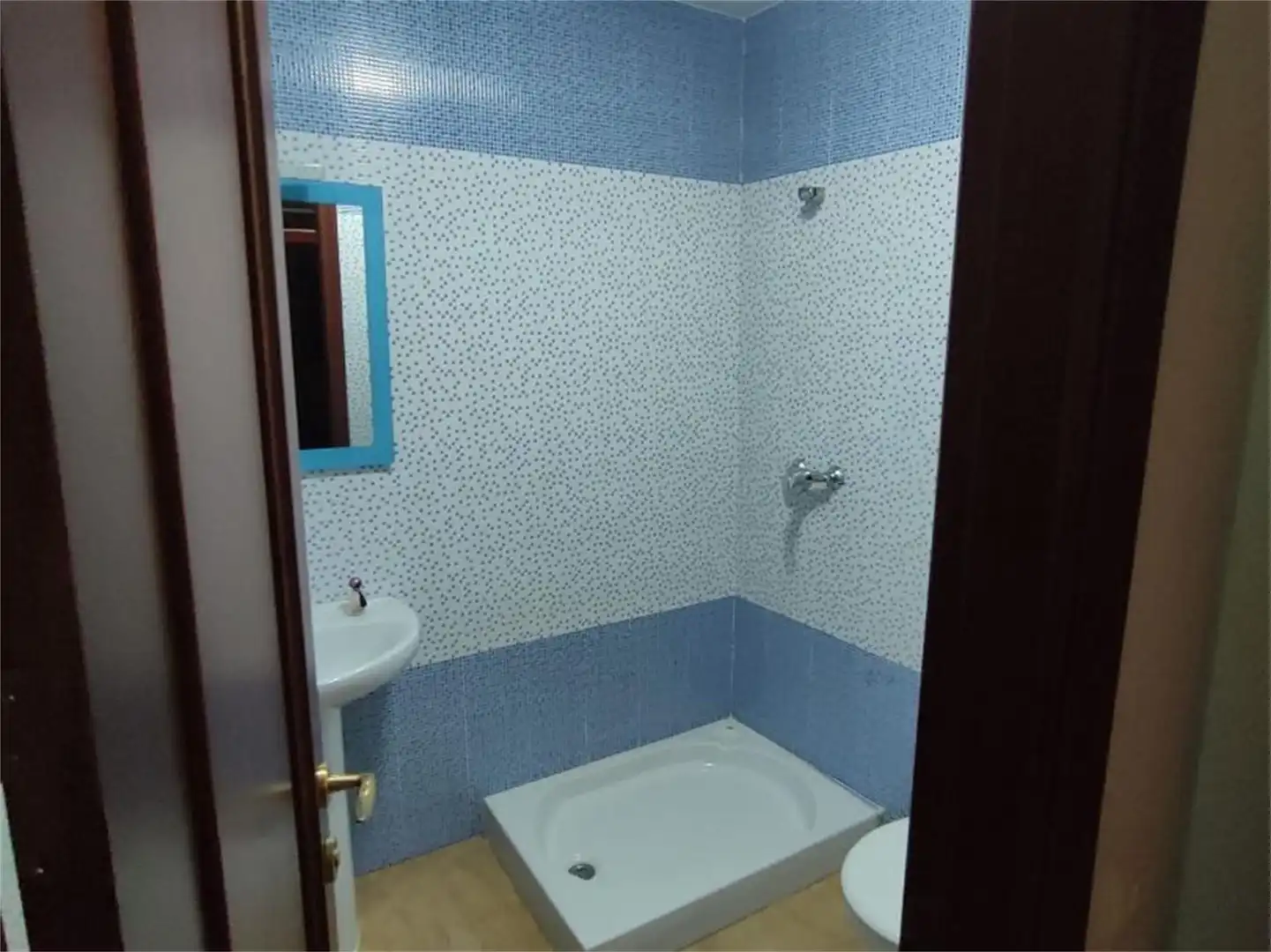 Piso en venta en Calle Málaga, Villa del Río Baño de Piso en venta en Villa del Río con Aire acondicionado, Calefacción y Amueblado
