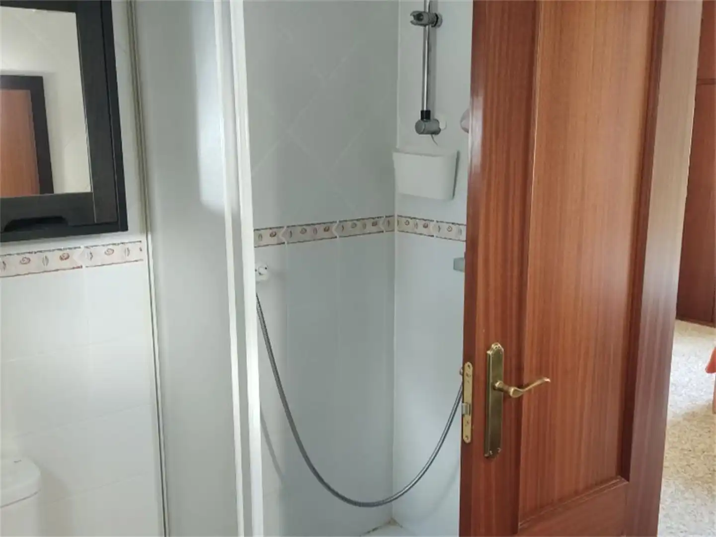 Wohnung zum Verkauf in Calle José María Pemán, La Paz Badezimmer von Wohnung zum Verkauf in Alcalá de Guadaira mit Klimaanlage, Terrasse und Balkon