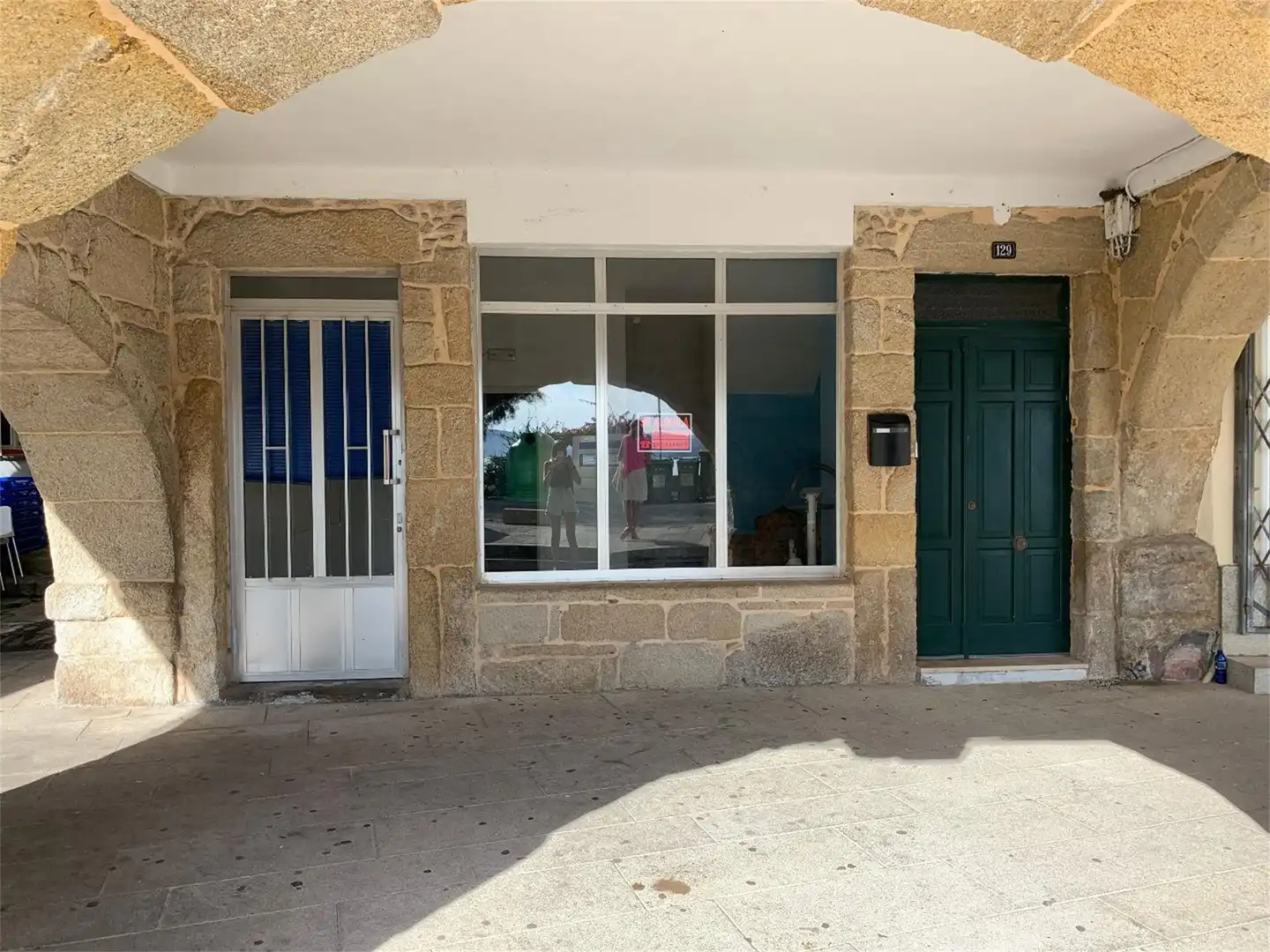Commercial properties for rent in Avenida Castelao, Muros Exterior view of Commercial properties for rent in Muros