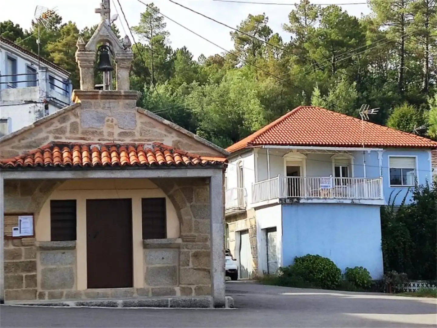Vista exterior de Casa o xalet en venda en Carballeda de Avia amb Jardí privat, Terrassa i Moblat