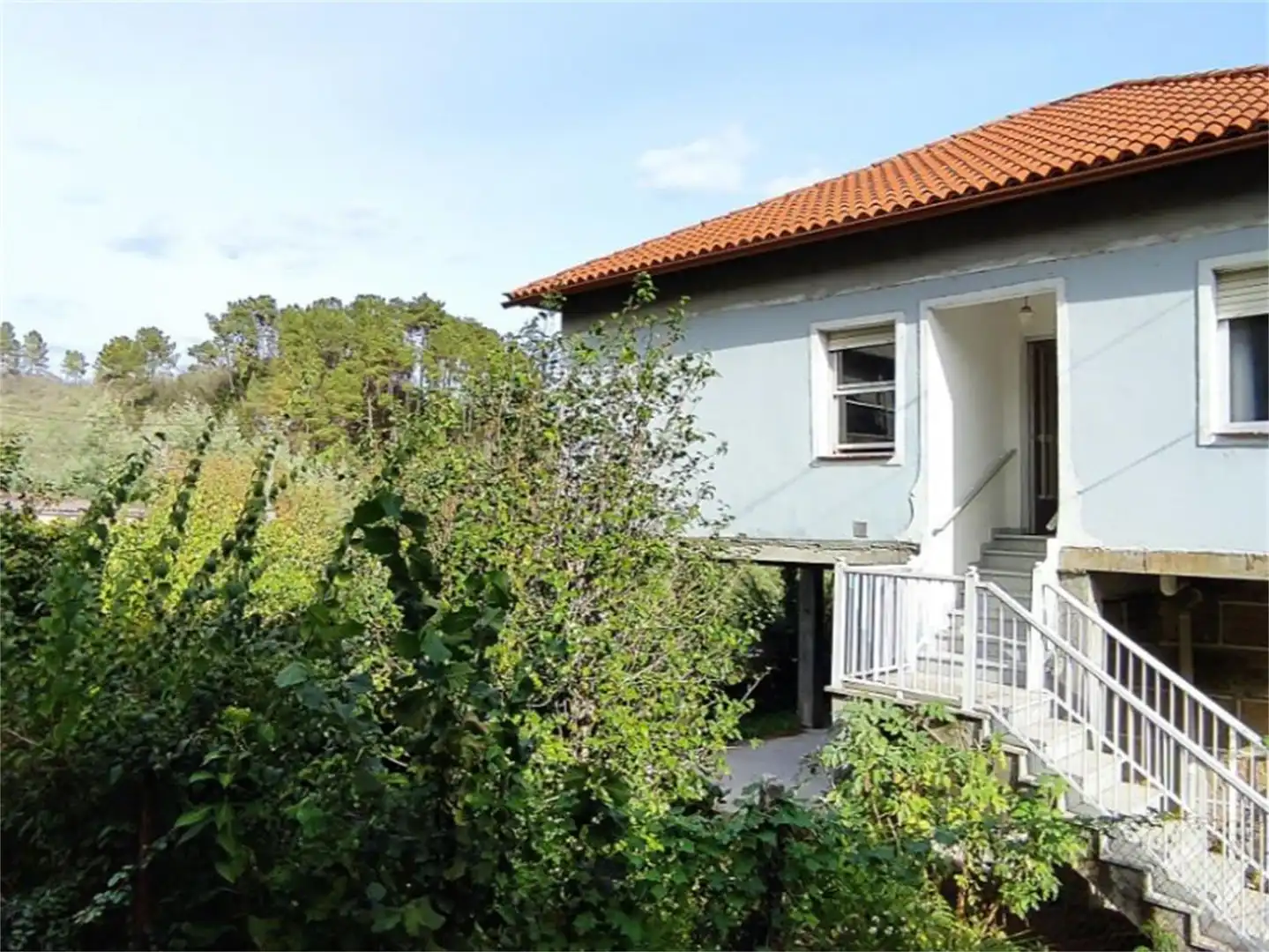 Vista exterior de Casa o xalet en venda en Carballeda de Avia amb Jardí privat, Terrassa i Moblat