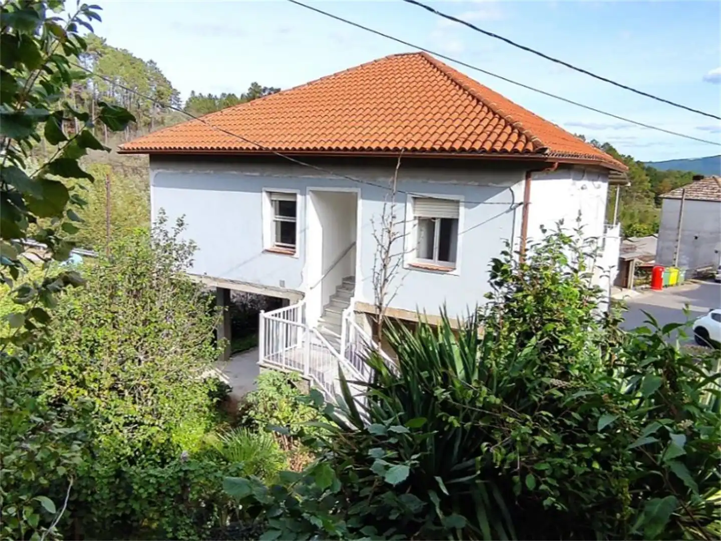 Vista exterior de Casa o xalet en venda en Carballeda de Avia amb Jardí privat, Terrassa i Moblat