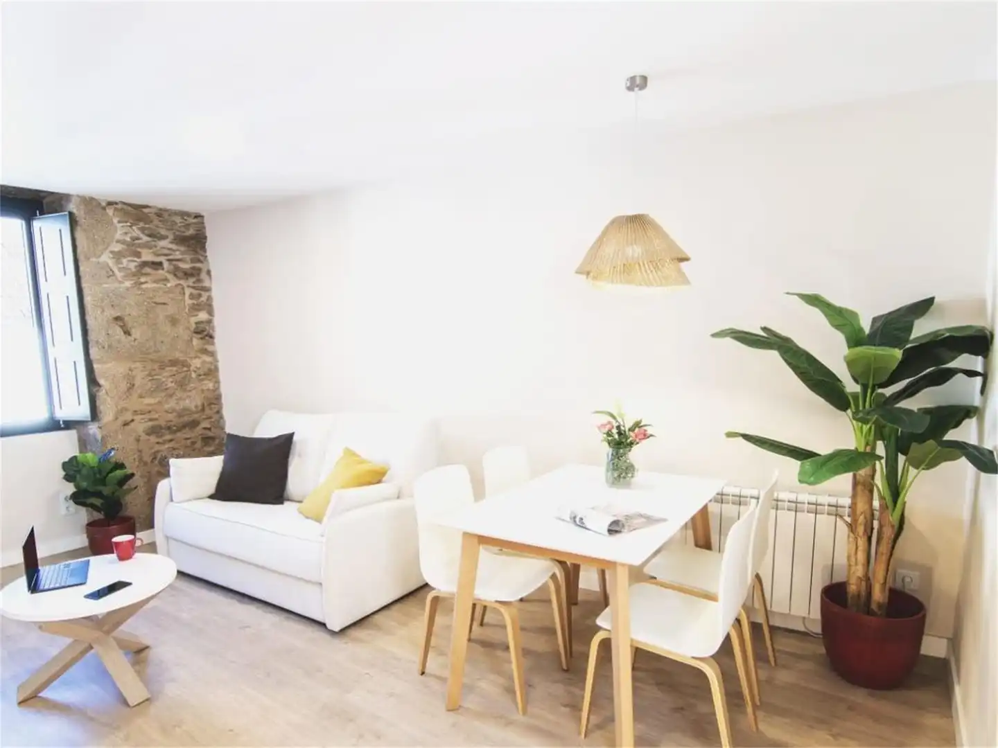 Wohnung zur Miete in Rúa Das Rodas, Casco Histórico Wohnung zur Miete in Rúa Das Rodas, Casco Histórico