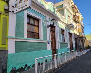 Vista exterior de Casa adosada en venda en Las Palmas de Gran Canaria amb Terrassa i Balcó