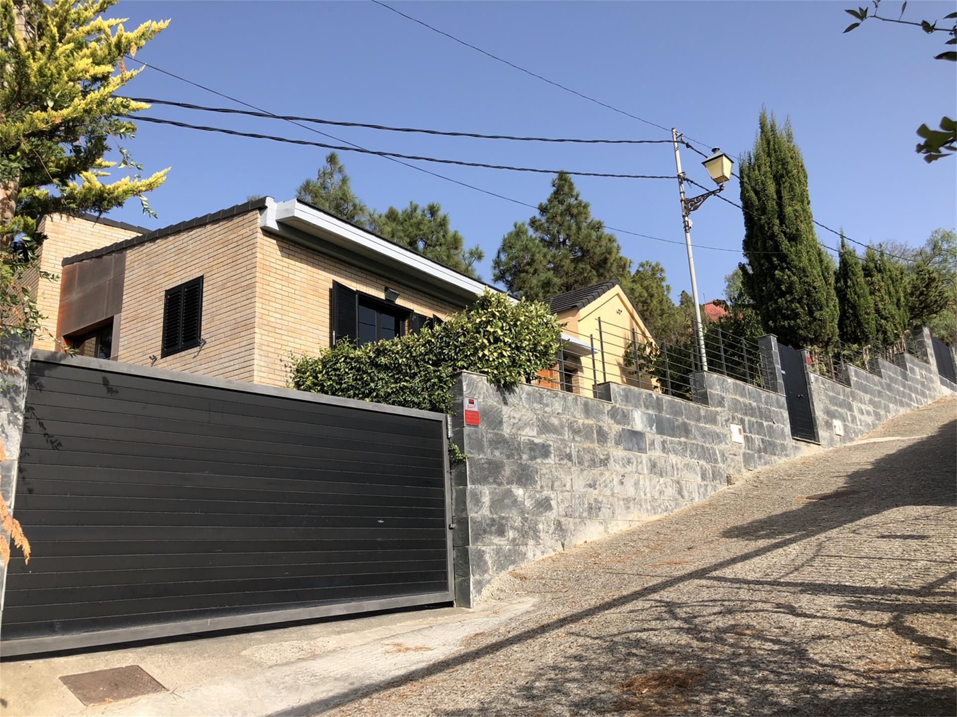 Vista exterior de Casa o xalet en venda en Santa Brígida amb Aire condicionat, Calefacció i Jardí privat