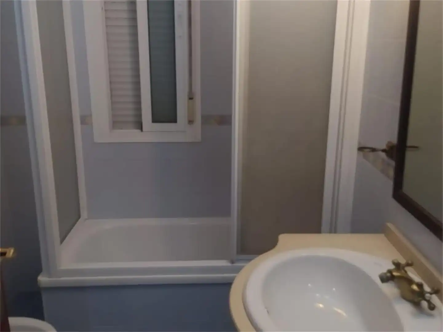 Piso de alquiler en Calle Ronda del Canillo, Montilla Baño de Piso de alquiler en Montilla con Aire acondicionado, Terraza y Amueblado