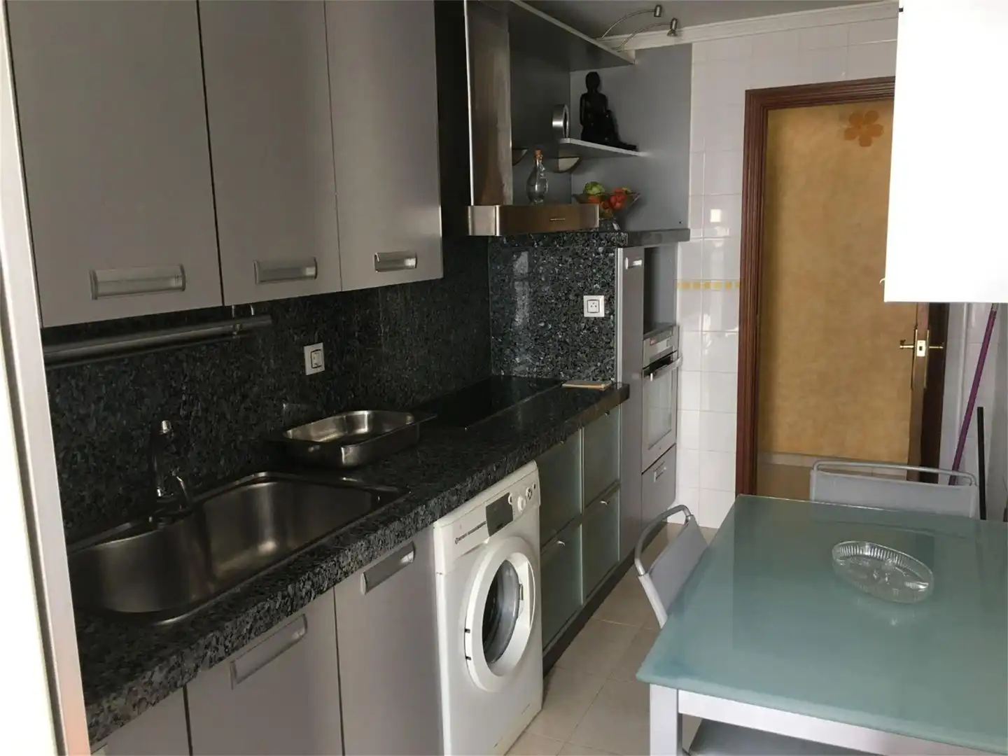 Piso de alquiler en Calle Ronda del Canillo, Montilla Cocina de Piso de alquiler en Montilla con Aire acondicionado, Terraza y Amueblado